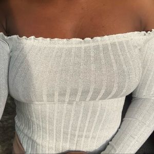 Off the shoulder long sleeve croptop